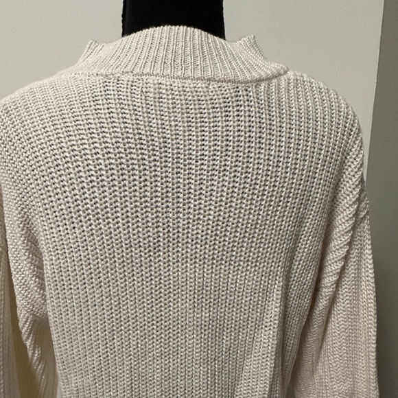 *STEVE MADDEN* Ivory Keyhole Cable Knit Long Sleeve Sweater Size Small - Picture 5 of 7